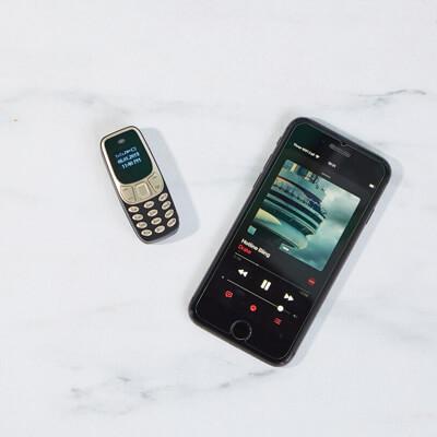 Elképesztő mini mobiltelefon zseniális ajándék férfiaknak