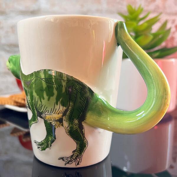 Különleges dinoszauruszos bögre Velociraptor mintázattal