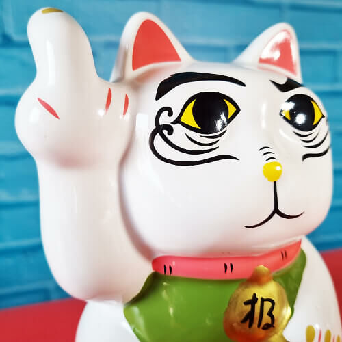 Bemutató Maneki Neko szerencsehozó cica persely ajándéktárgy