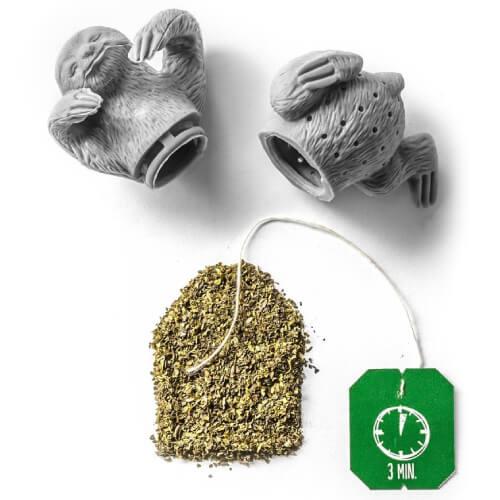 Teafű áztató szilikonos lajhár figura a teázás kedvelőinek