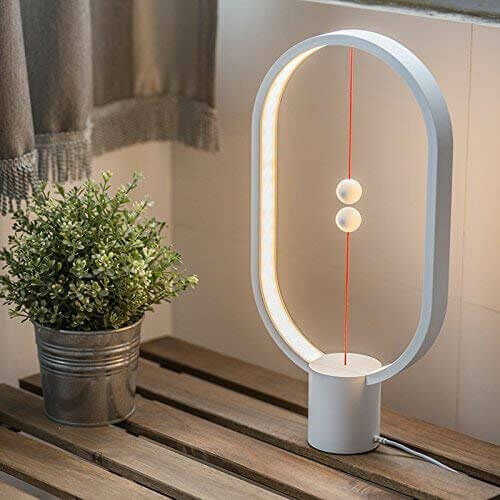 Kiváló design ajándék a mágneskapcsolós balance lámpa