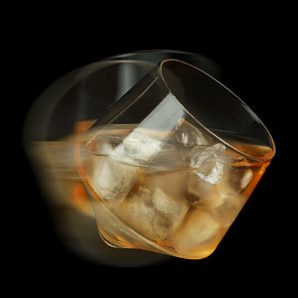 Gömbölyű aljú pohár különösen férfias ajándék whisky kedvelőknek