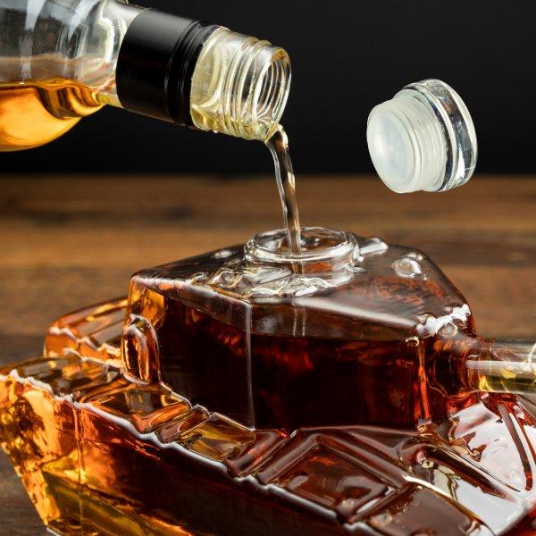 Elegáns tank whisky tároló üveg férfiaknak ideális választás